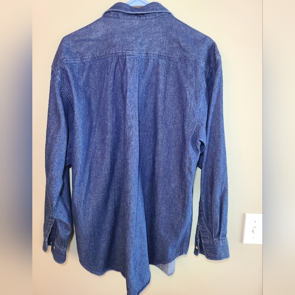 Vintage denim shirt. "Hard Rock Hotel Las Vegas" embroidery. - Picture 2 of 7